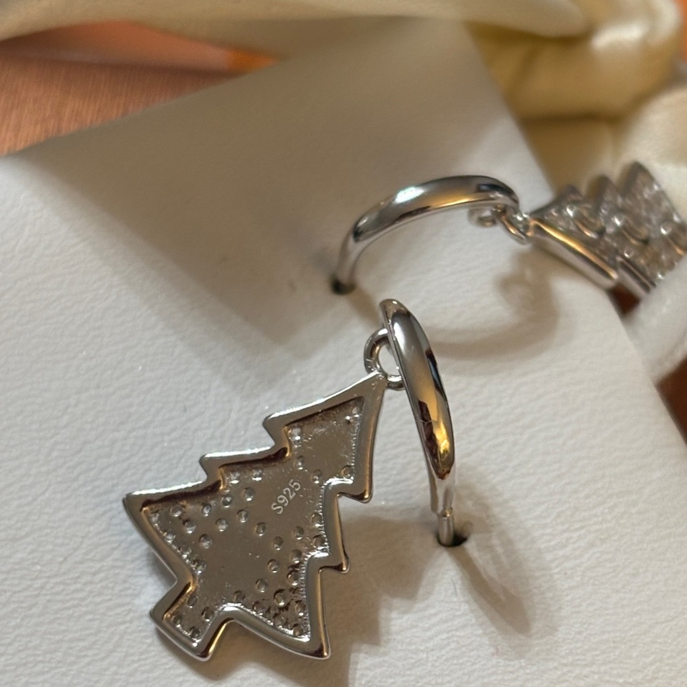 Moissanite pure silver 925D in color, solid silver Christmas tree earrings - Picture 3 of 7